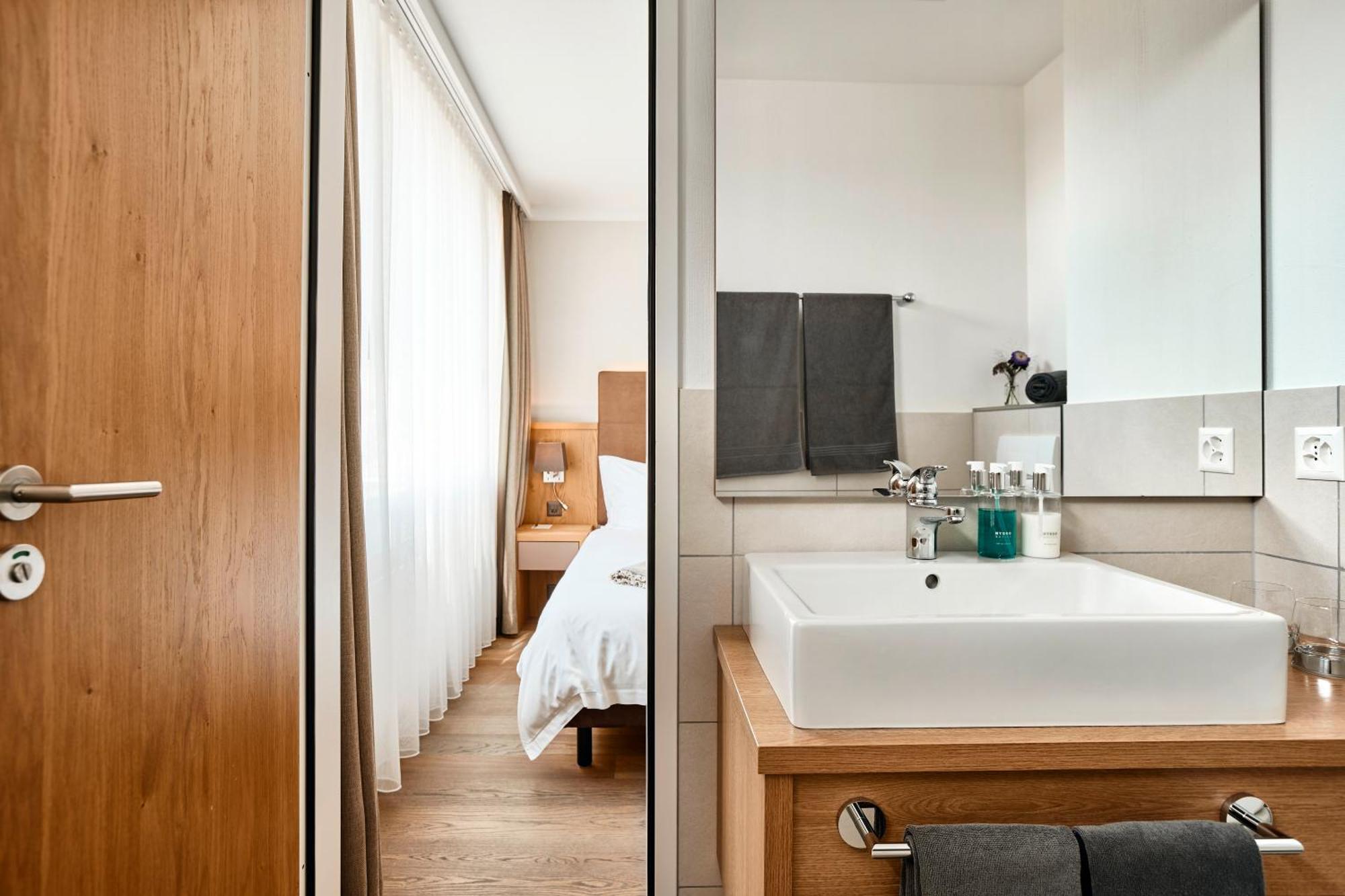 Victoria - Alpine Boutique Hotel & Fine Dining Meiringen Bagian luar foto
